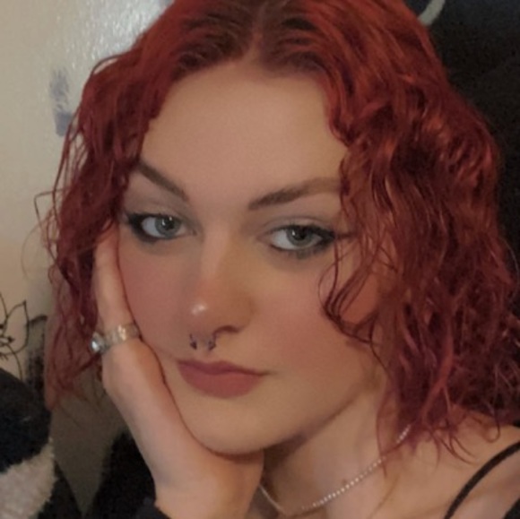 Meet your Posher, Hailee - Picture 1 of 1